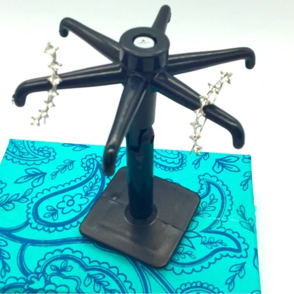 Elegant Silver Crystal Ear Cuff. New - Picture 5 of 10